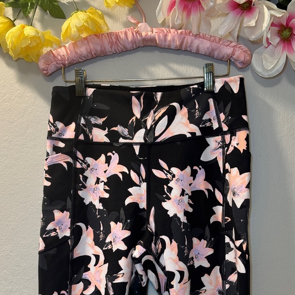Victoria's Secret Black Leggings with Light Pink Floral Print - Picture 2 of 9